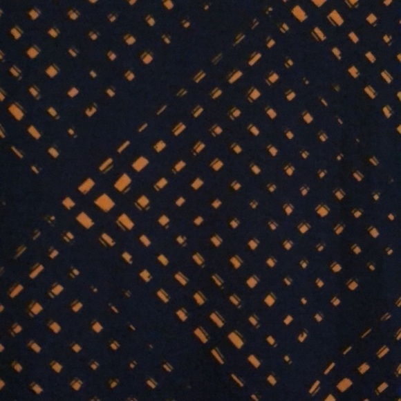 𝅺LULAROE XXS Irma top - Picture 2 of 4